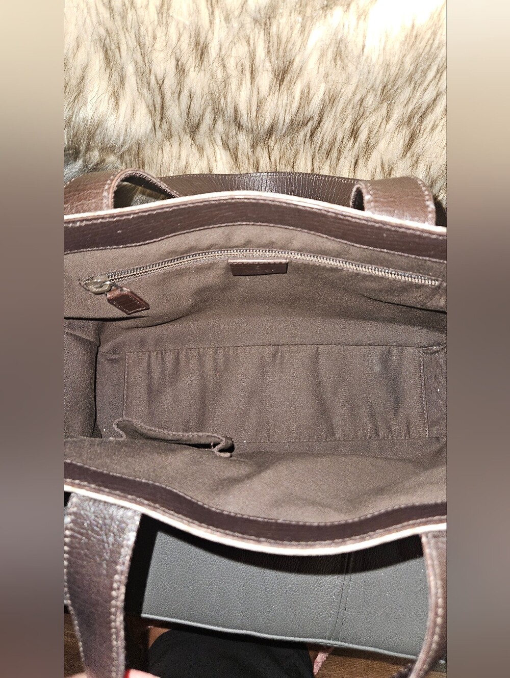 Gucci Beige/Brown GG Coated Canvas Tote with Dark Brown Straps - Picture 2 of 12